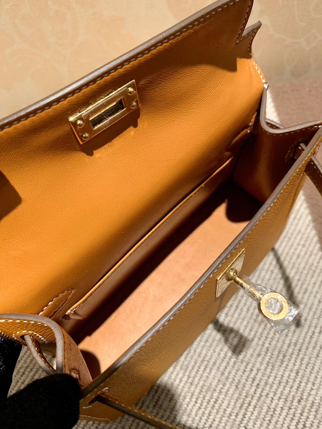 爱马仕 Hermes Mini Kelly 19CM 太妃金 金扣 Epsom皮