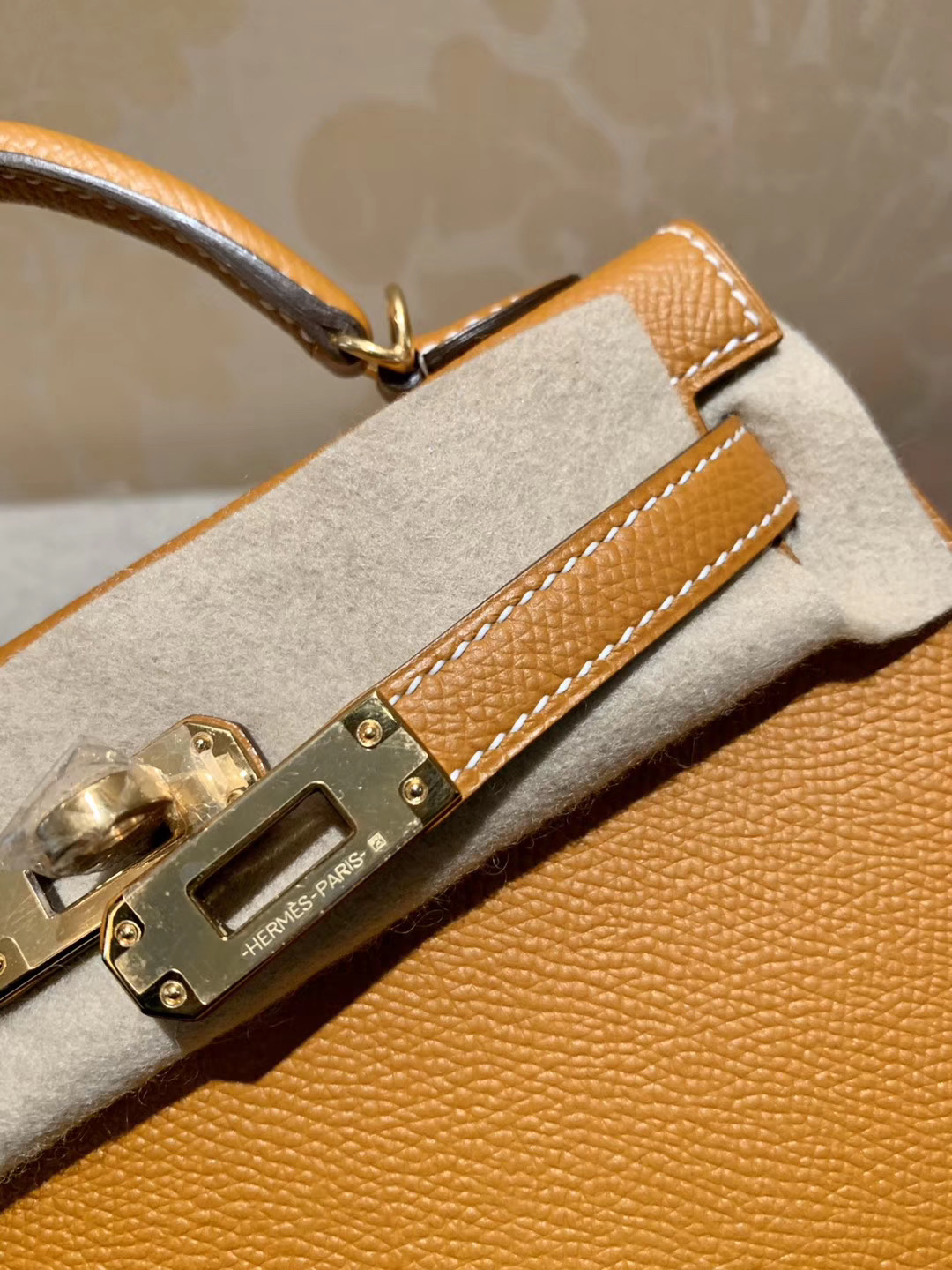 爱马仕 Hermes Mini Kelly 19CM 太妃金 金扣 Epsom皮