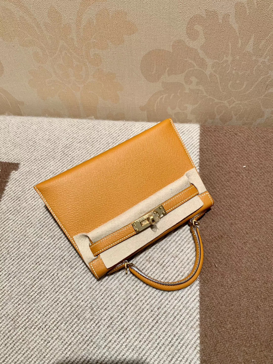 爱马仕 Hermes Mini Kelly 19CM 太妃金 金扣 Epsom皮