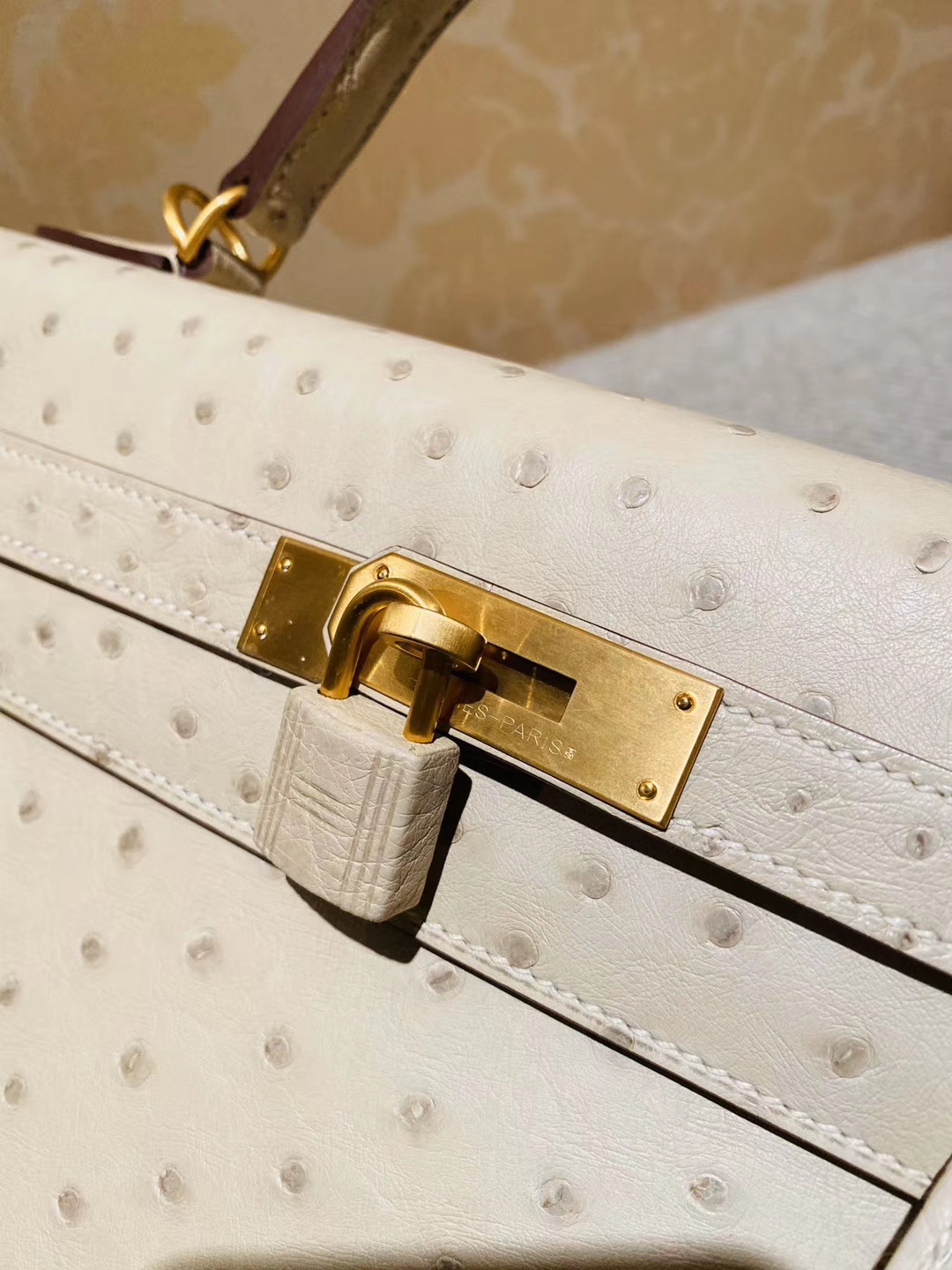 Hermes Kelly KL32cm 羊毛白 鸵鸟皮 金扣