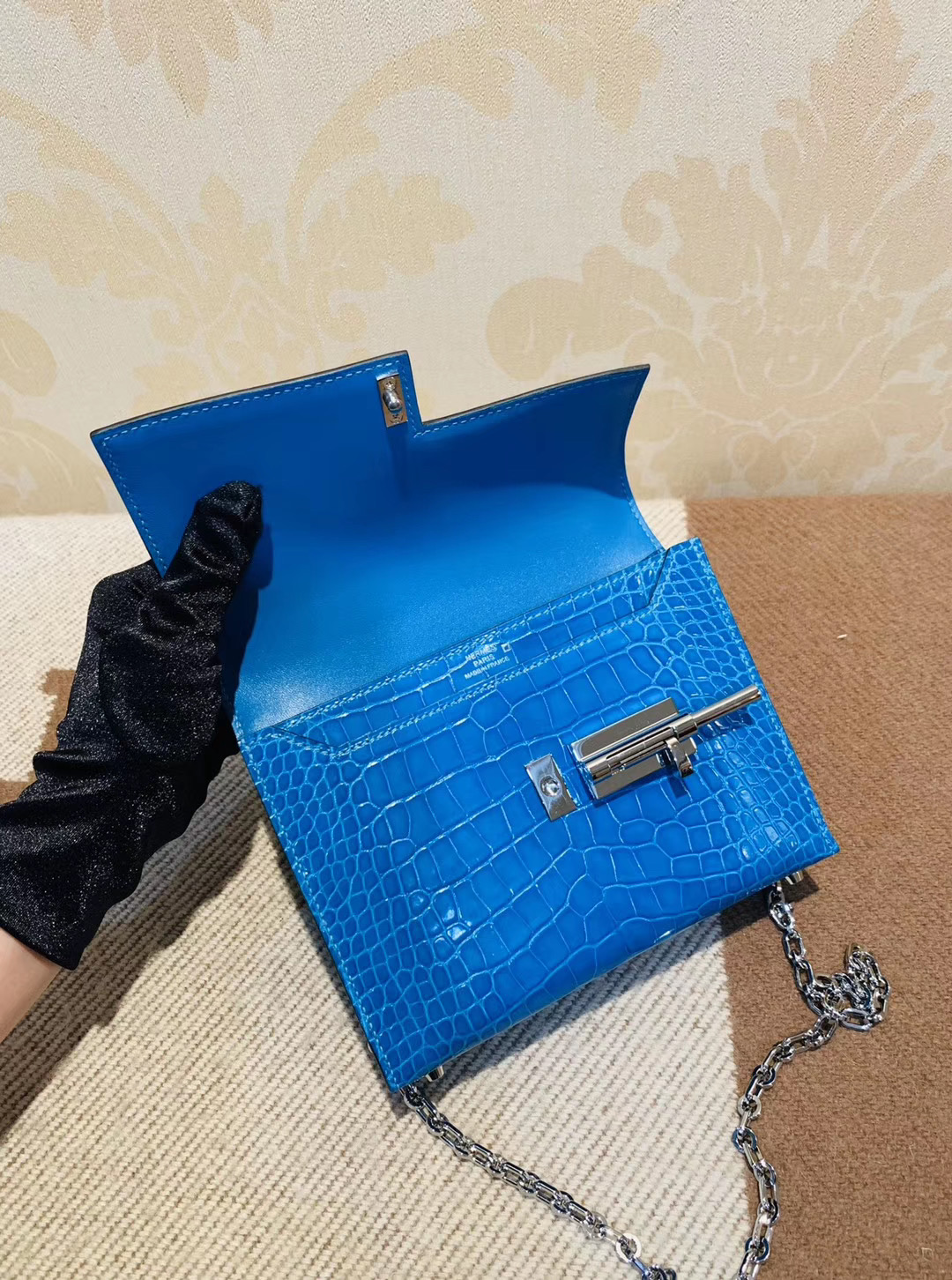 极美：机关枪 叉烧包 Verrou 小号17cm 亮面方块鳄鱼 7q 希腊蓝 米克诺斯蓝 爱琴海蓝 Mykonos 银链，最纯粹的蓝色