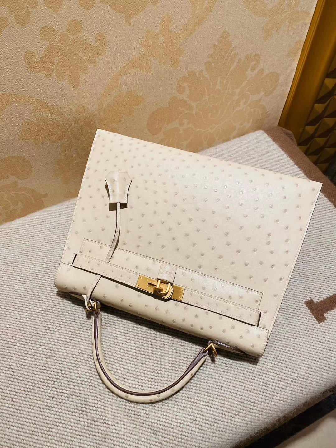 Hermes Kelly KL32cm 羊毛白 鸵鸟皮 金扣