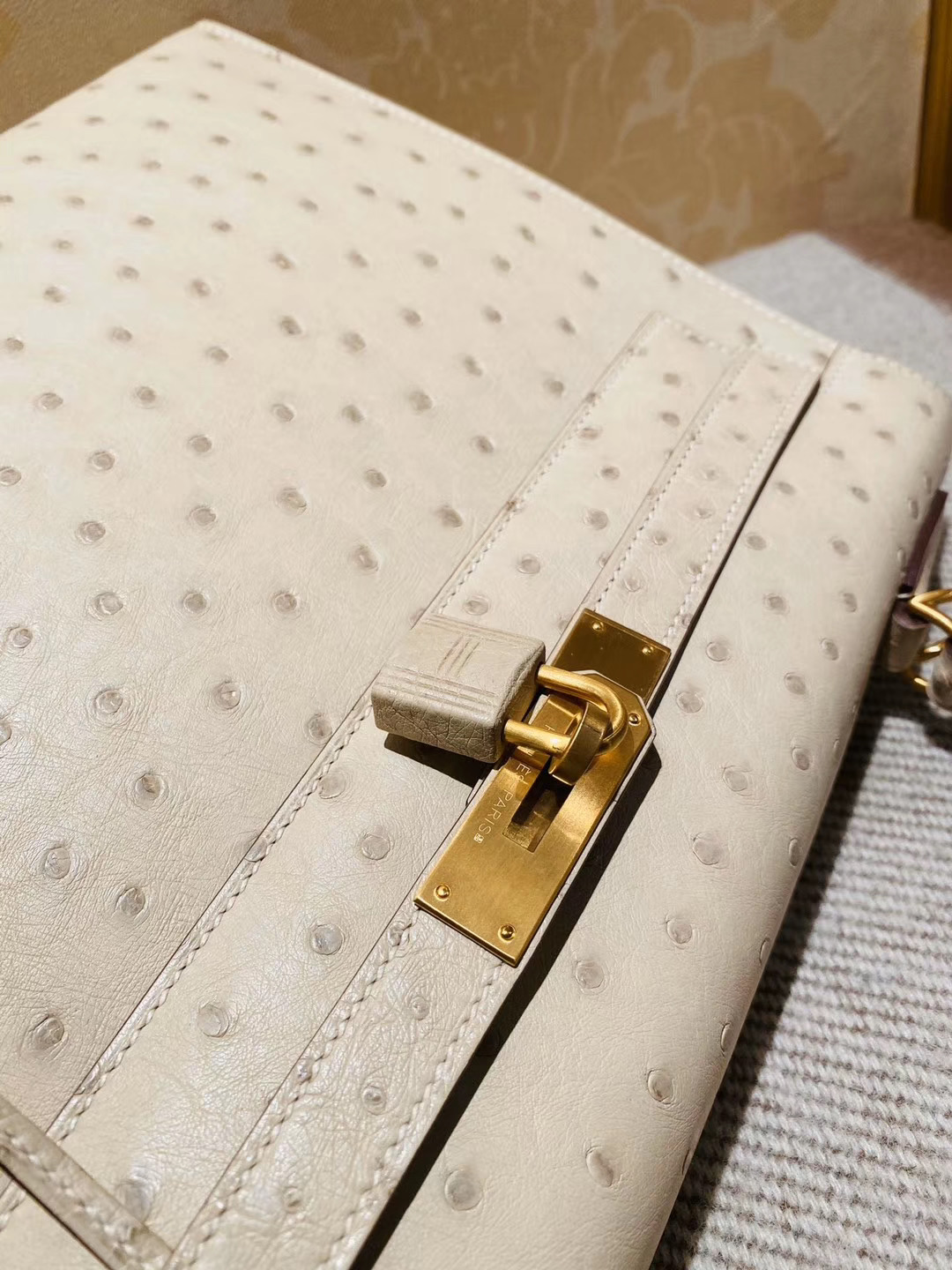Hermes Kelly KL32cm 羊毛白 鸵鸟皮 金扣